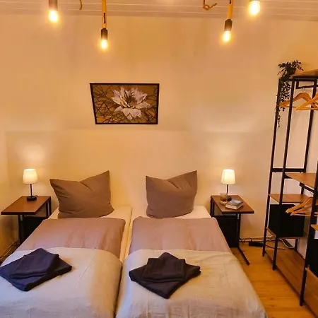 Lägenhet Elite-apartment Am Hauptbahnhof Mit Kueche,privat-parkplatz,waschmaschine Und 5g Wlan Fuer 6 Personen *