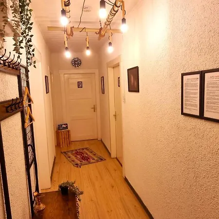 Elite-apartment Am Hauptbahnhof Mit Kueche,privat-parkplatz,waschmaschine Und 5g Wlan Fuer 6 Personen Lägenhet Celle