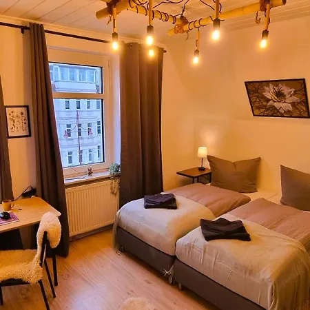 Elite-apartment Am Hauptbahnhof Mit Kueche,privat-parkplatz,waschmaschine Und 5g Wlan Fuer 6 Personen *
