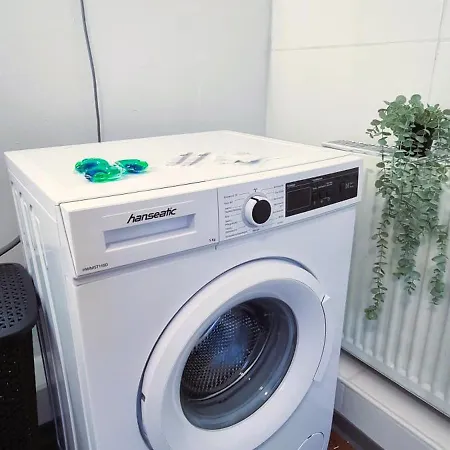 Elite-apartment Am Hauptbahnhof Mit Kueche,privat-parkplatz,waschmaschine Und 5g Wlan Fuer 6 Personen Celle