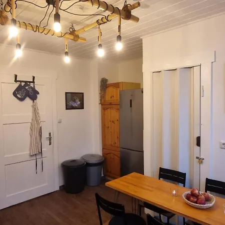 Lägenhet Elite-apartment Am Hauptbahnhof Mit Kueche,privat-parkplatz,waschmaschine Und 5g Wlan Fuer 6 Personen *
