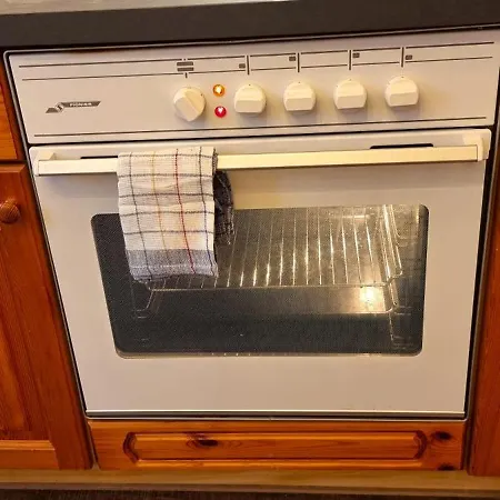 Elite-apartment Am Hauptbahnhof Mit Kueche,privat-parkplatz,waschmaschine Und 5g Wlan Fuer 6 Personen *