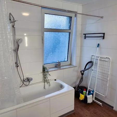 Lägenhet Elite-apartment Am Hauptbahnhof Mit Kueche,privat-parkplatz,waschmaschine Und 5g Wlan Fuer 6 Personen Celle