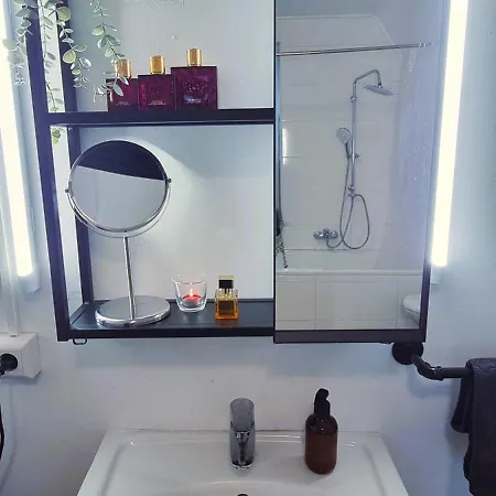 Elite-apartment Am Hauptbahnhof Mit Kueche,privat-parkplatz,waschmaschine Und 5g Wlan Fuer 6 Personen Celle