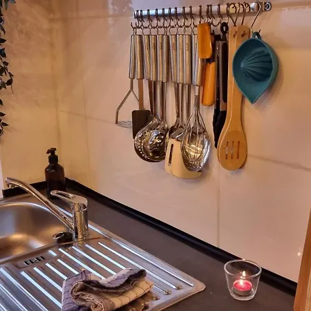 Elite-apartment Am Hauptbahnhof Mit Kueche,privat-parkplatz,waschmaschine Und 5g Wlan Fuer 6 Personen